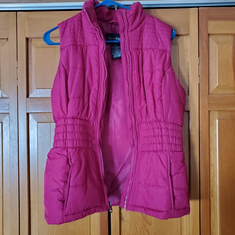 Outer edge puffer vest
